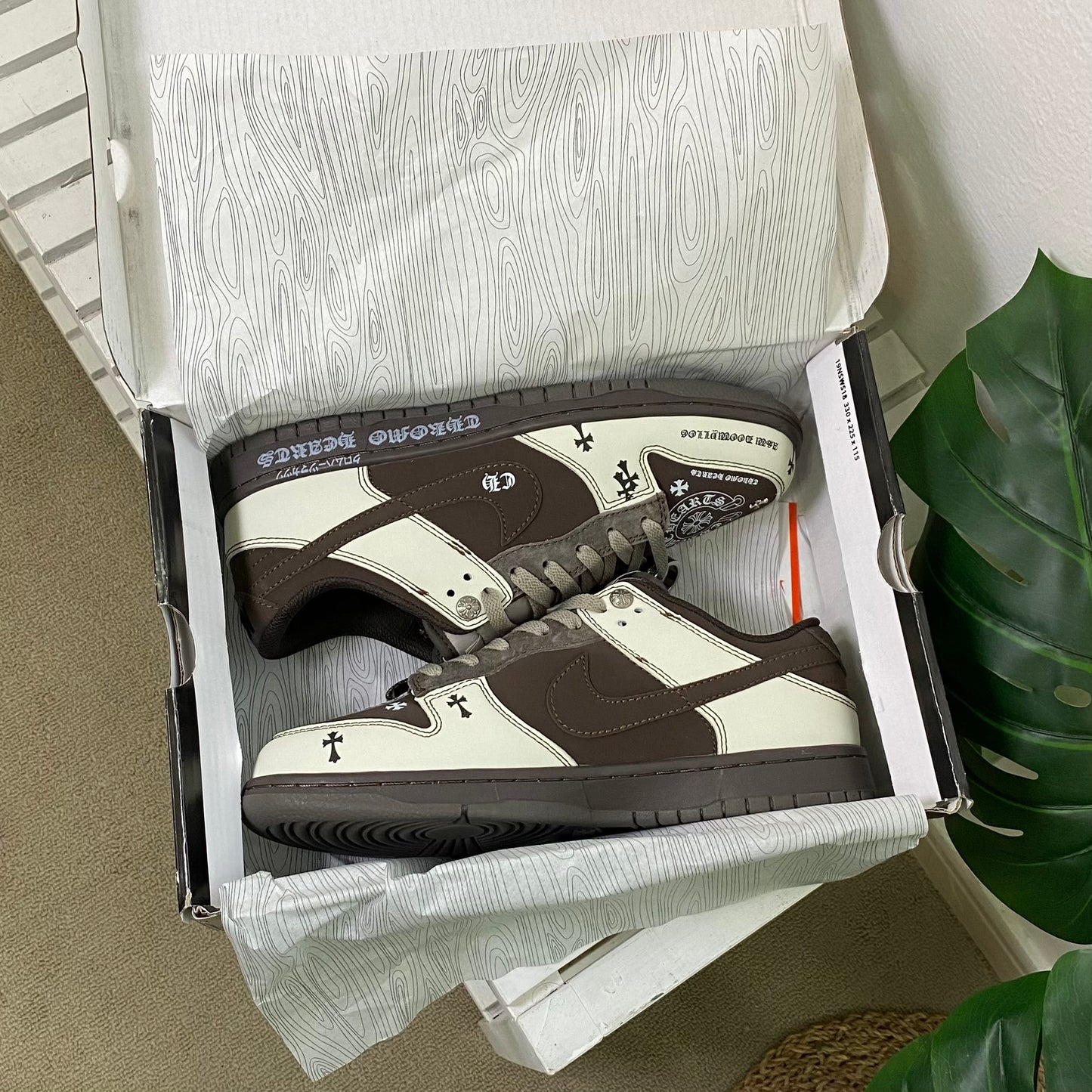 Nike SB Dunk Low "Chrome Hearts"