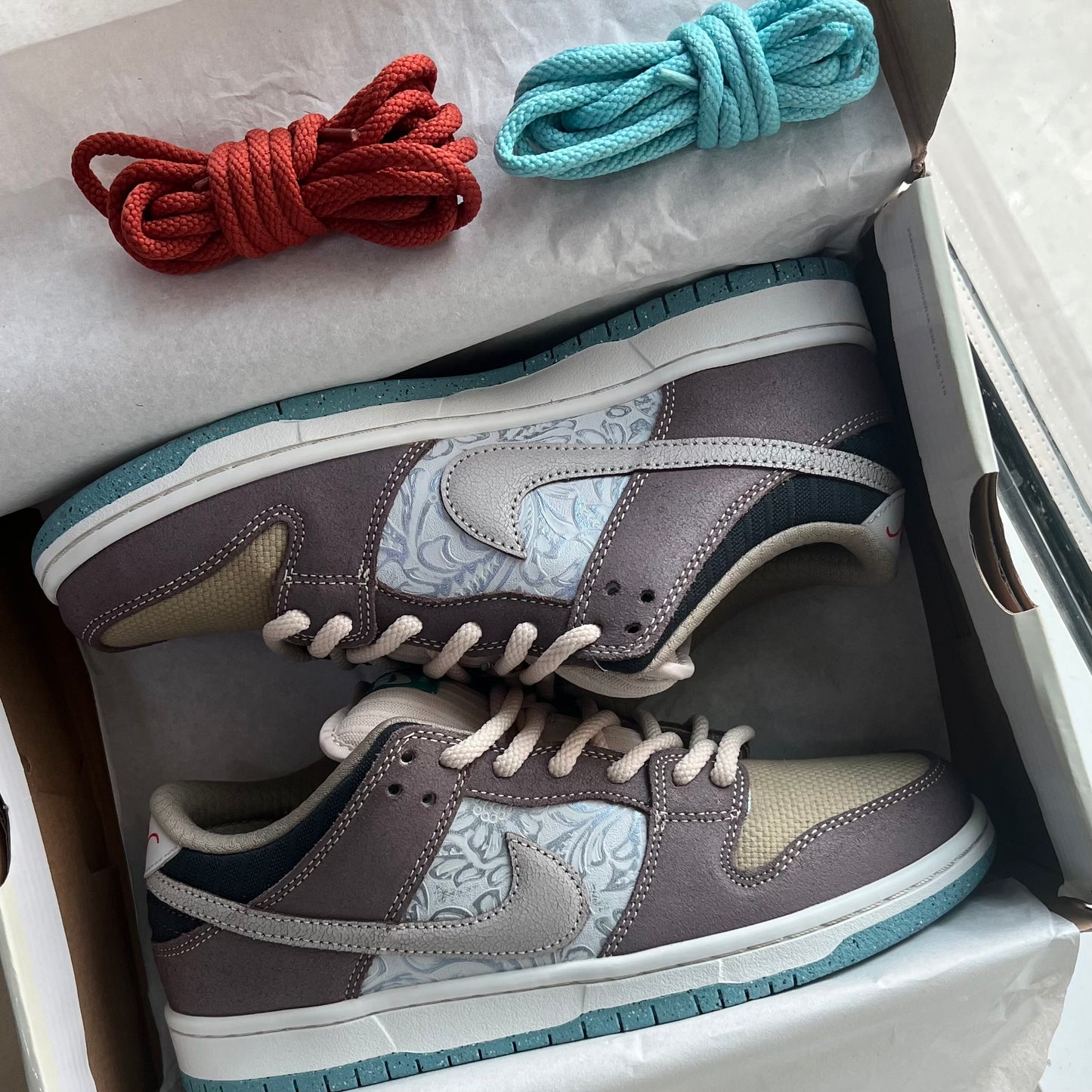 Nike SB Dunk Low "Big Money Savings"