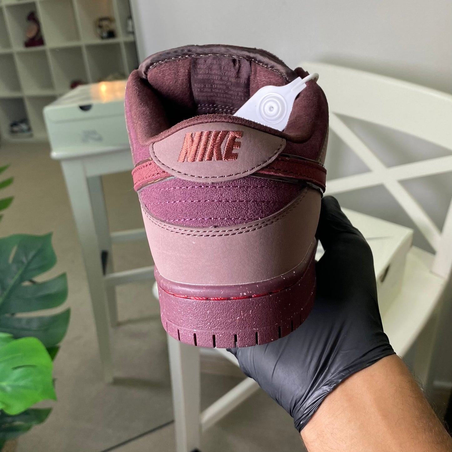 Nike SB Dunk Low “City of Love”