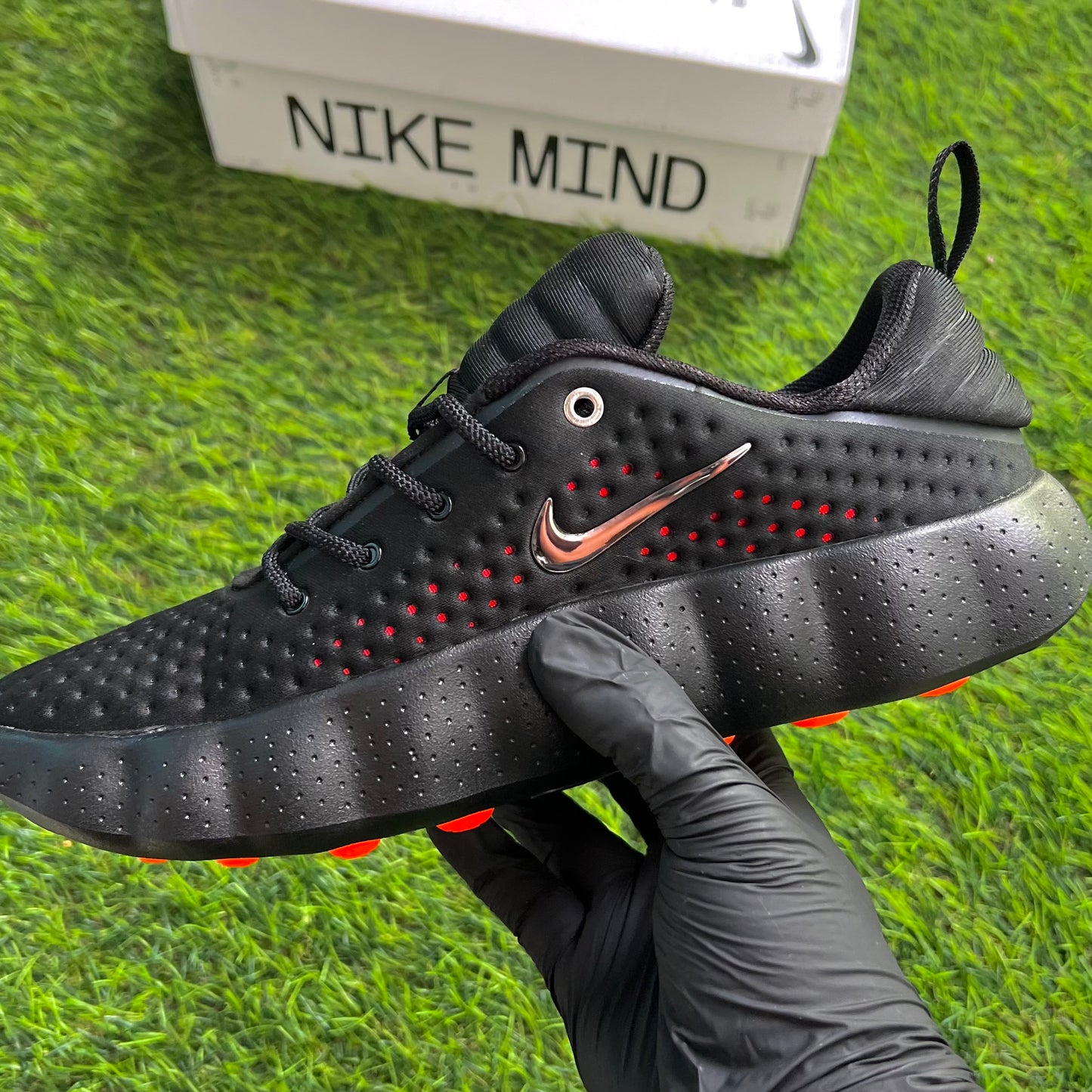 Nike Mind 002 “Black Hyper Crimson”