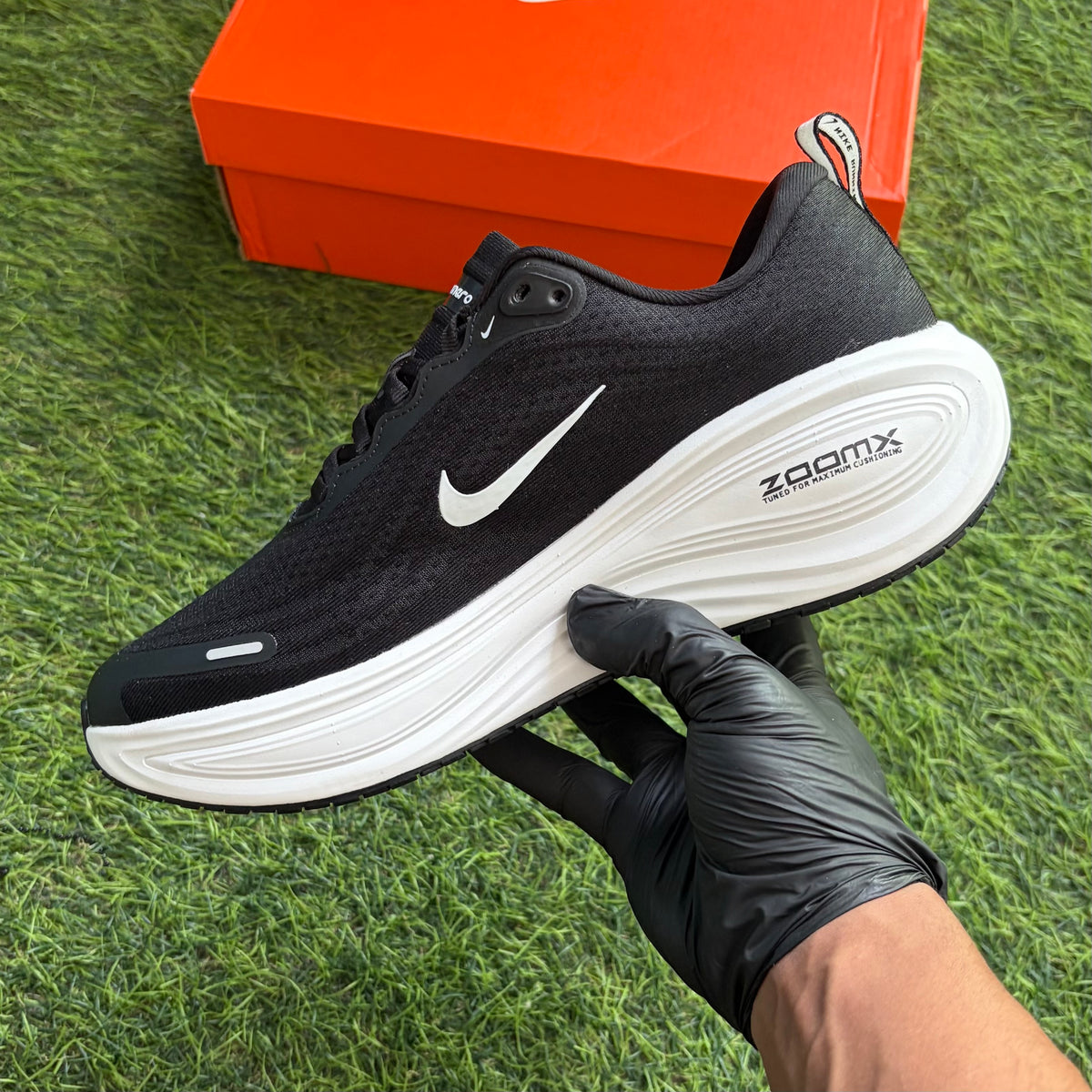 Nike Vomero Plus “Black White”