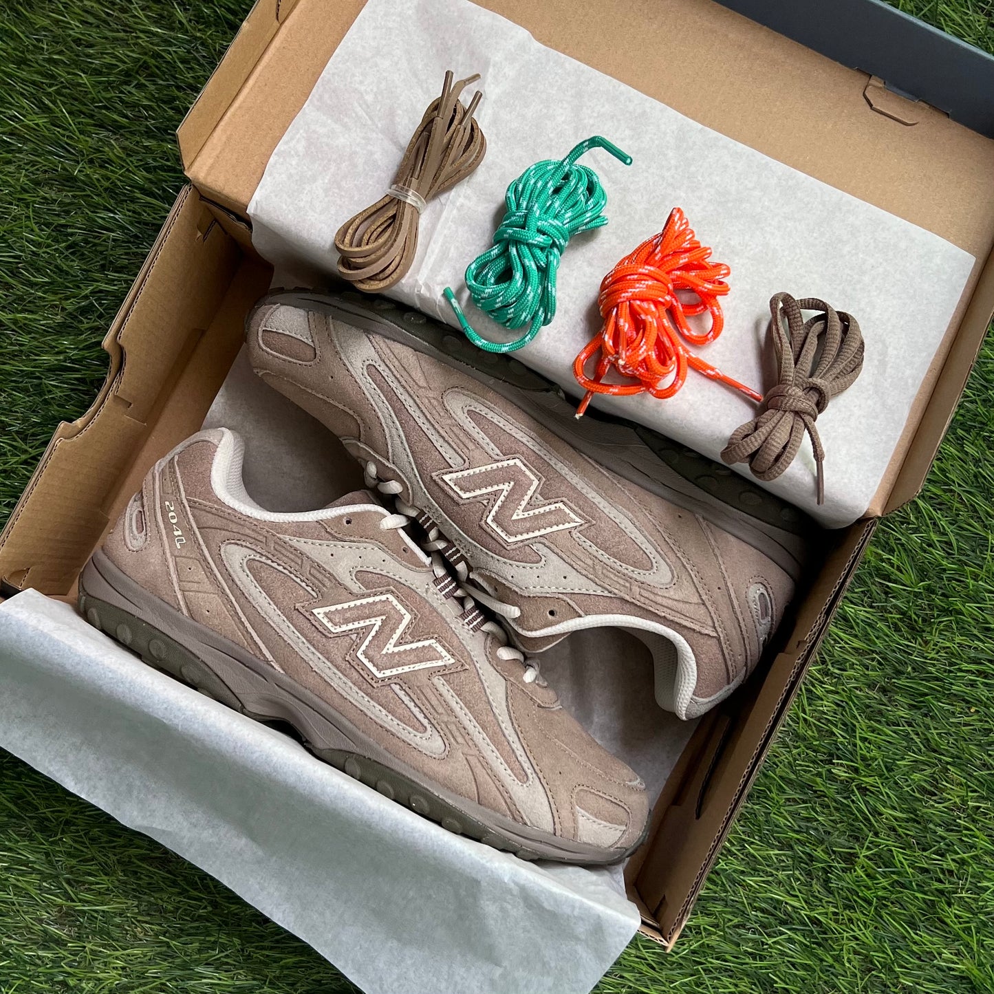 New Balance 204L "Mushroom/Arid Stone"
