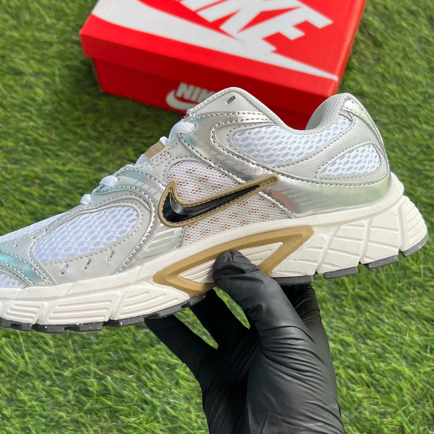 Nike V5 RNR “Parachute Beige Metallic Pewter”