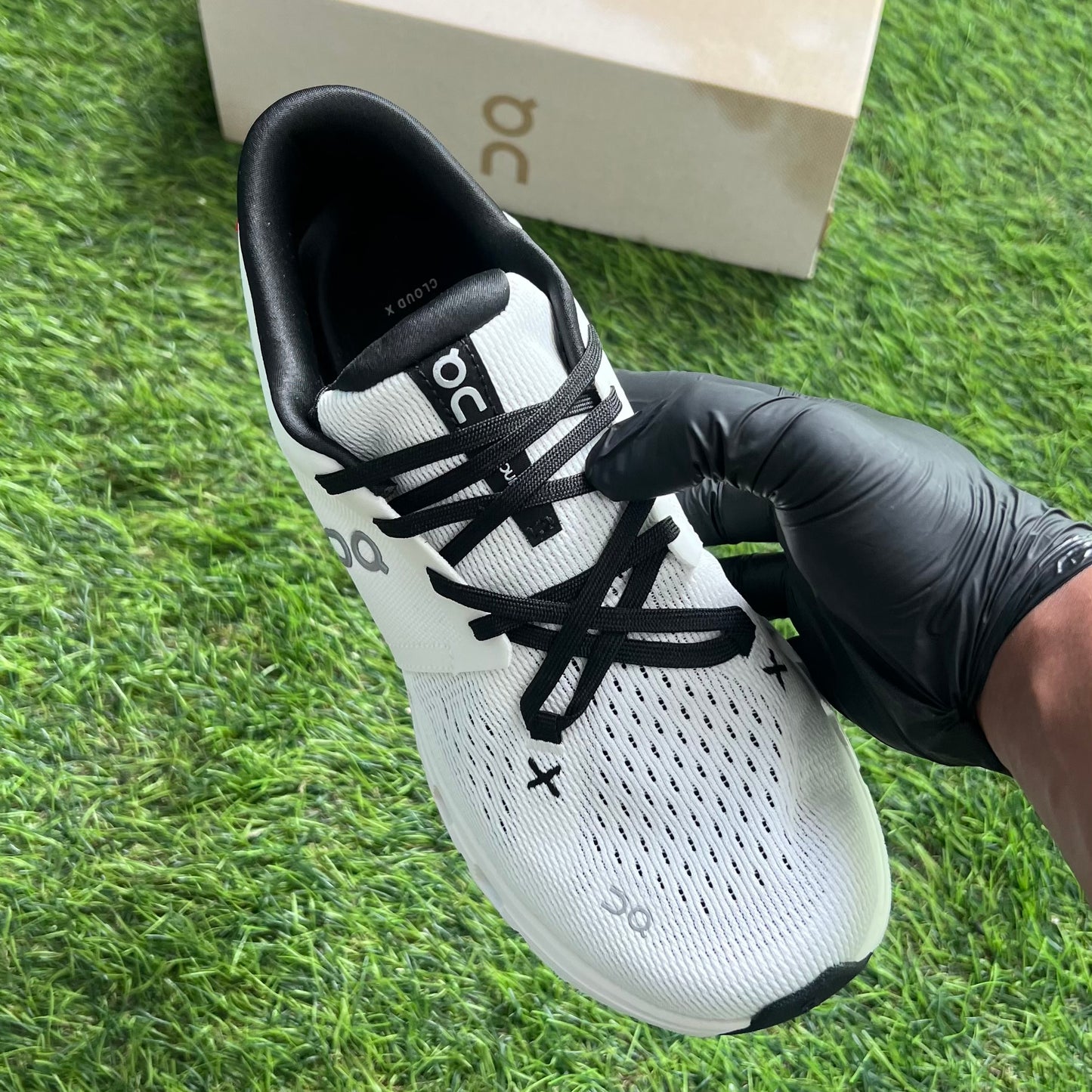On Running Cloud X 4 “Ivory Black”