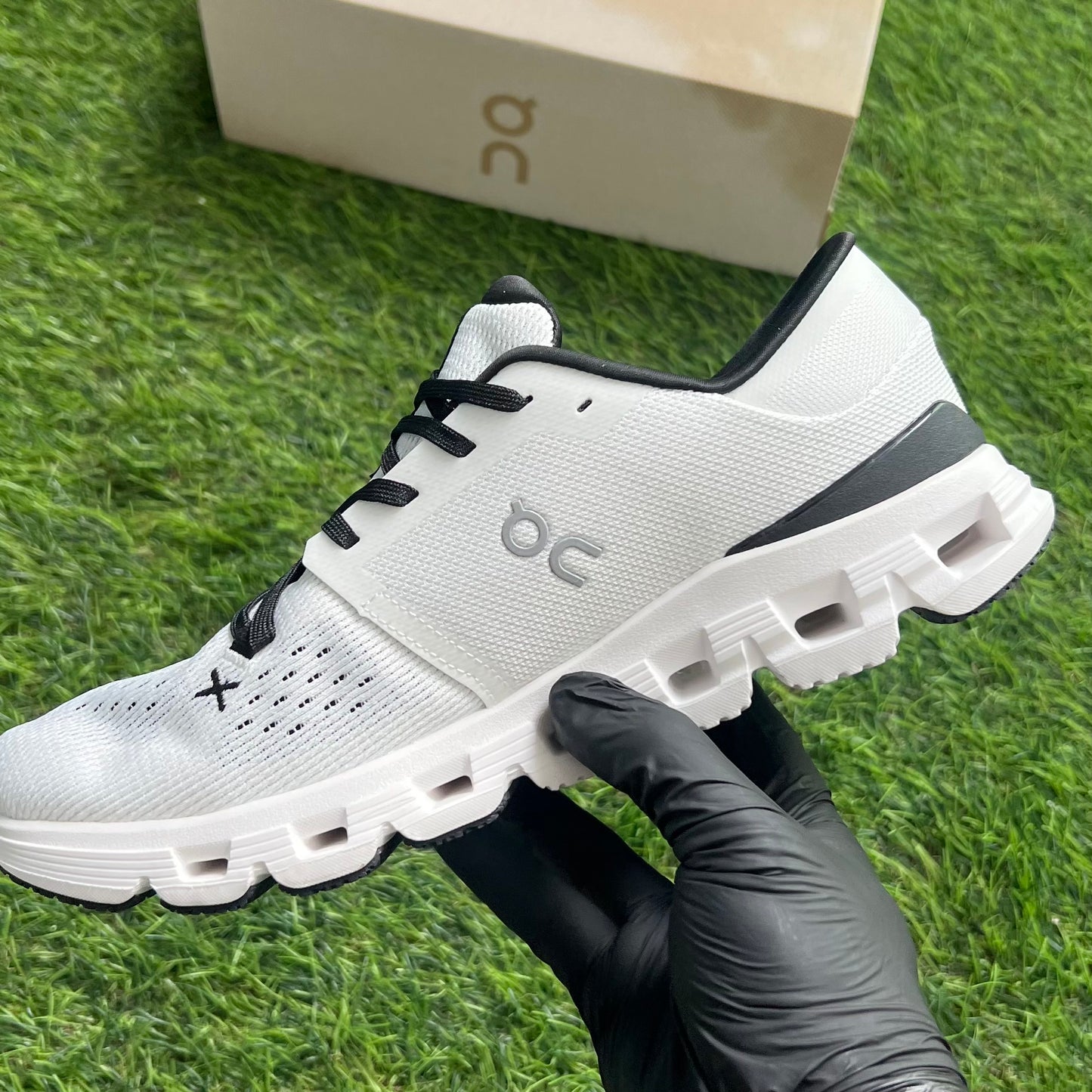 On Running Cloud X 4 “Ivory Black”