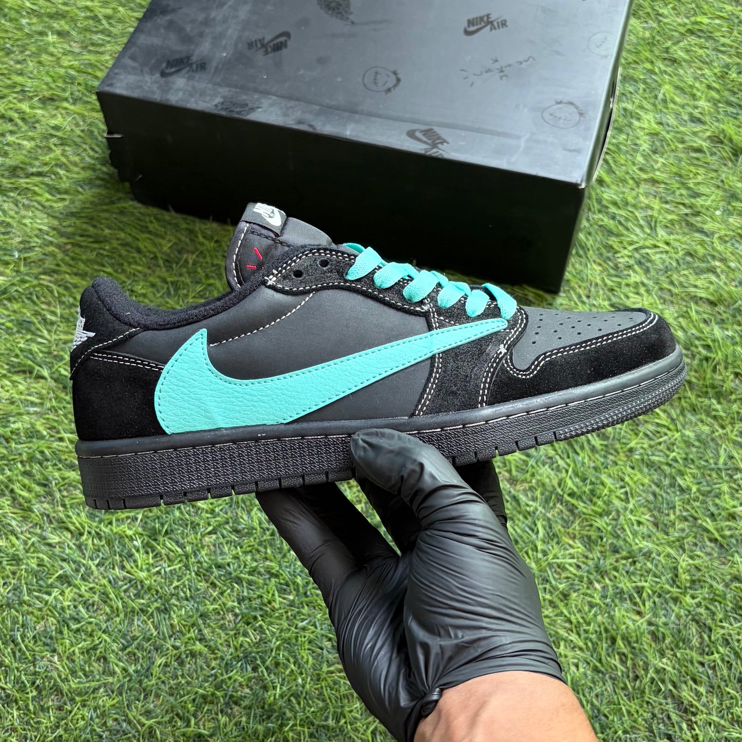 Travis Scott x Air Jordan 1 Low “Tiffany”
