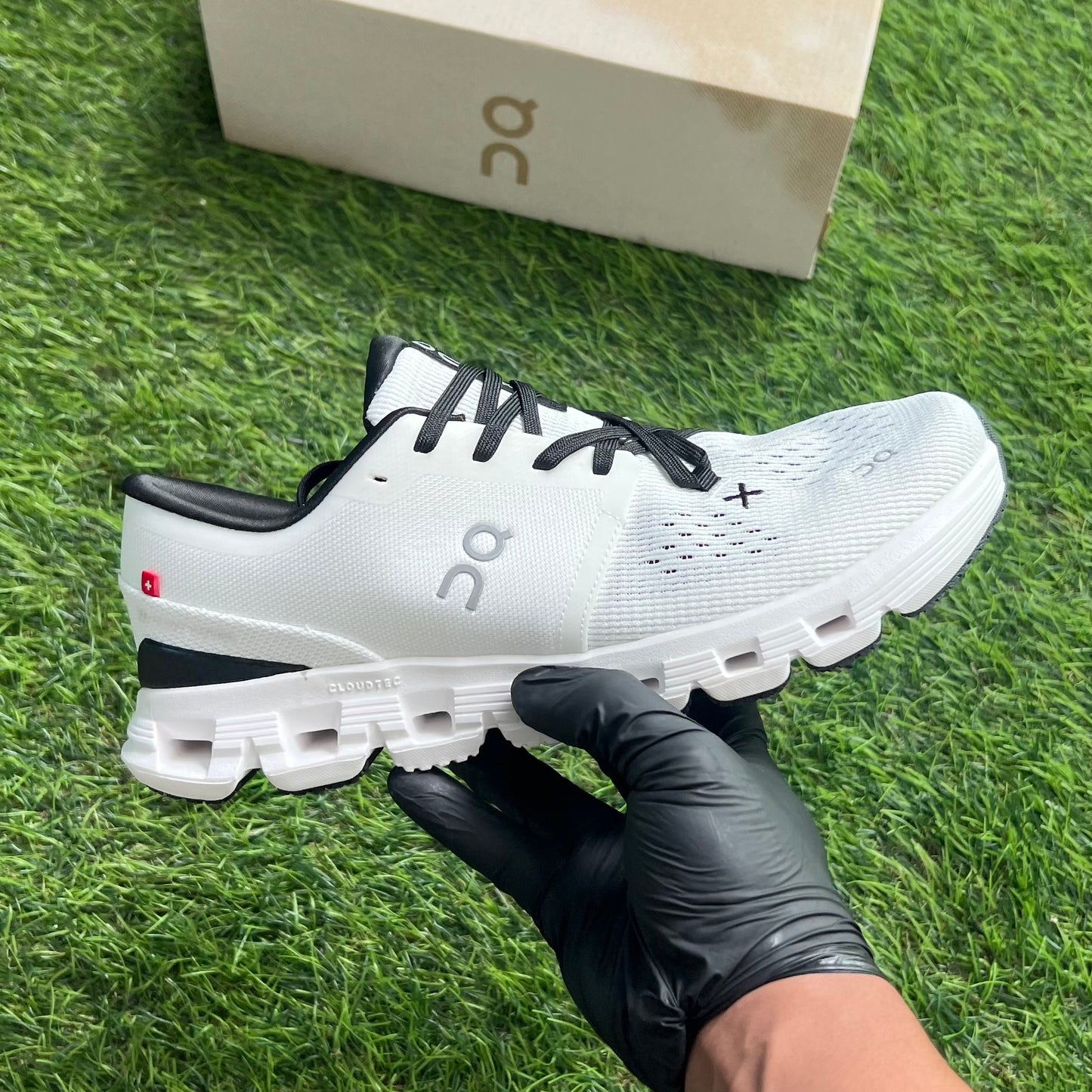 On Running Cloud X 4 “Ivory Black”