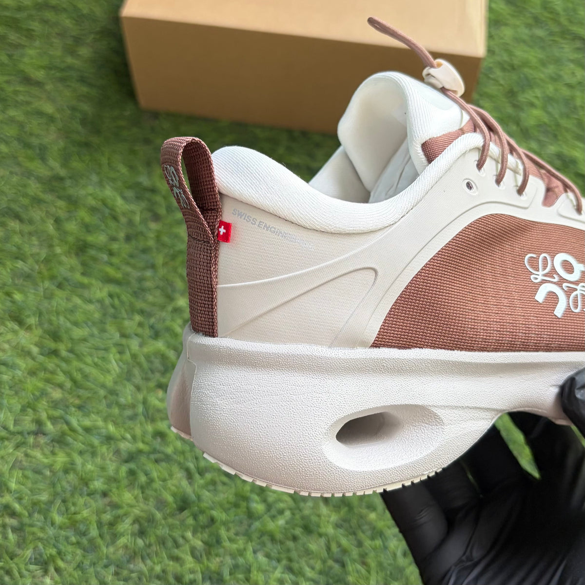On Running Cloudsolo LOEWE Black Eggshell “Taupe”