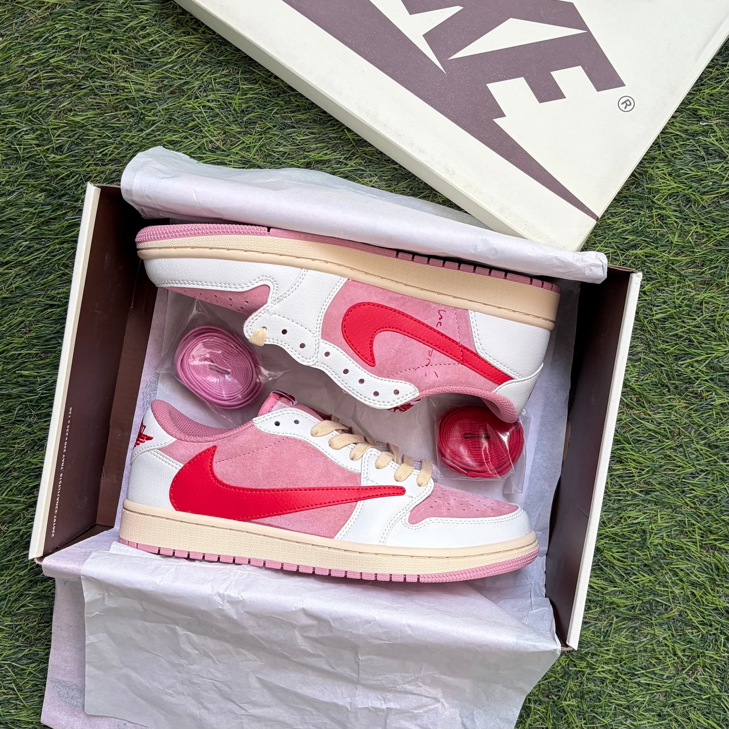 Jordan 1 Retro Low OG SP Travis Scott “Sail Tropical Pink”