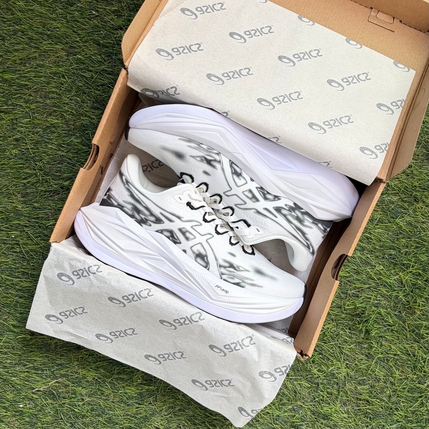 ASICS Superblast 3 “White Black”