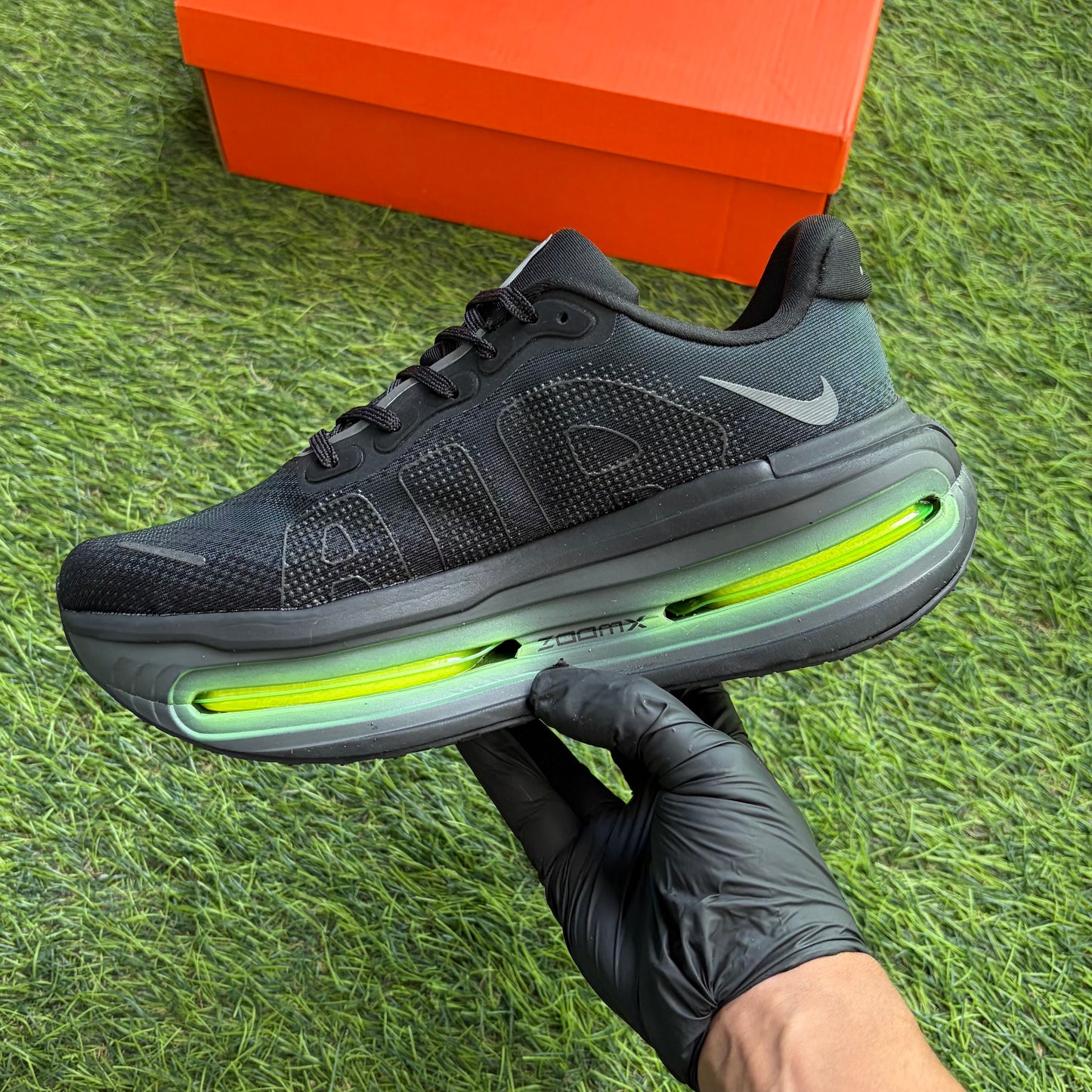 Nike Vomero Premium “Black Anthracite”
