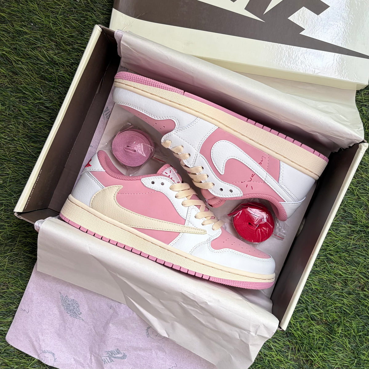 Travis Scott x Air Jordan 1 Low "Shy Pink Rose"