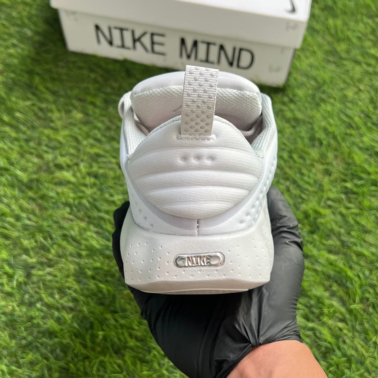 Nike Mind 002 “Light Smoke Grey”