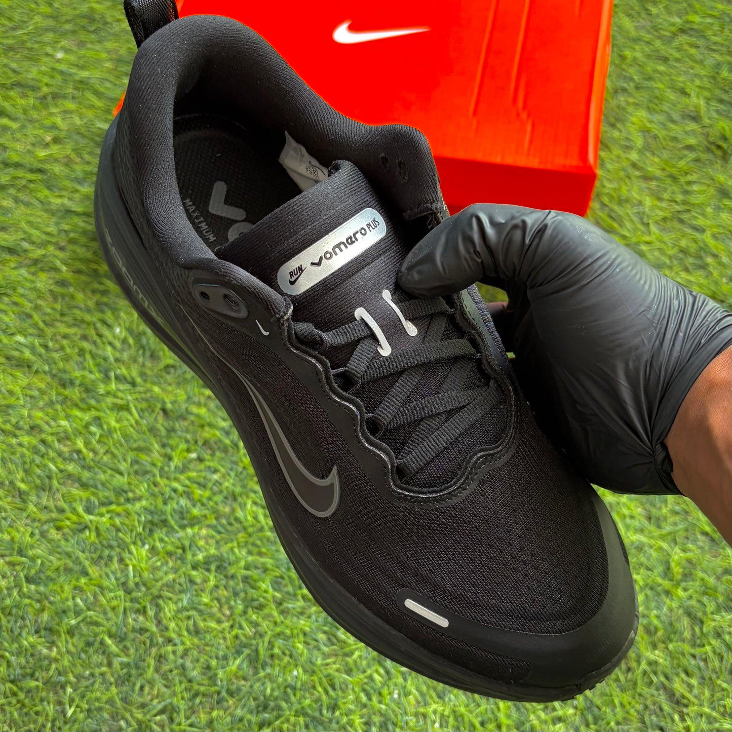 Nike Vomero Plus “Black”