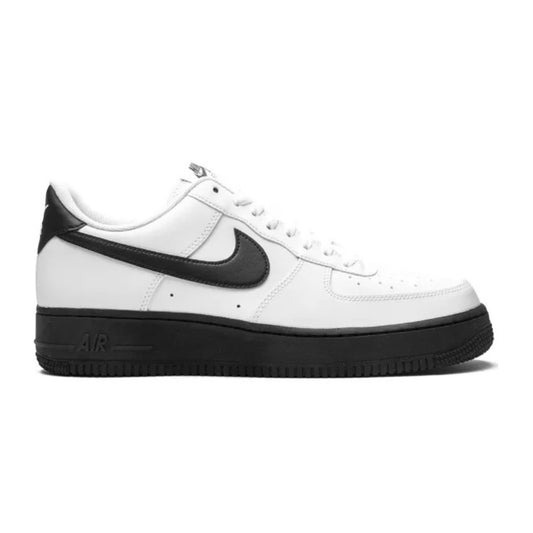 Air Force 1 '07 “White Black Sole”