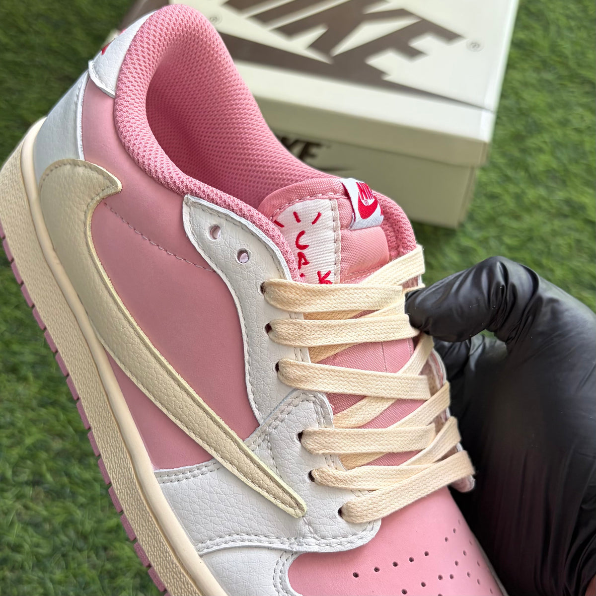 Travis Scott x Air Jordan 1 Low "Shy Pink Rose"