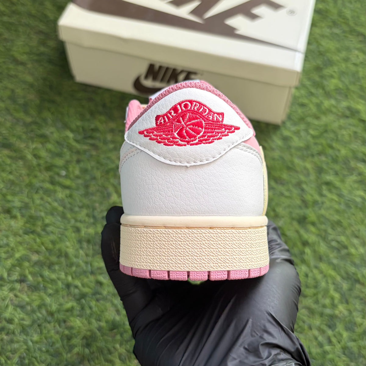 Travis Scott x Air Jordan 1 Low "Shy Pink Rose"