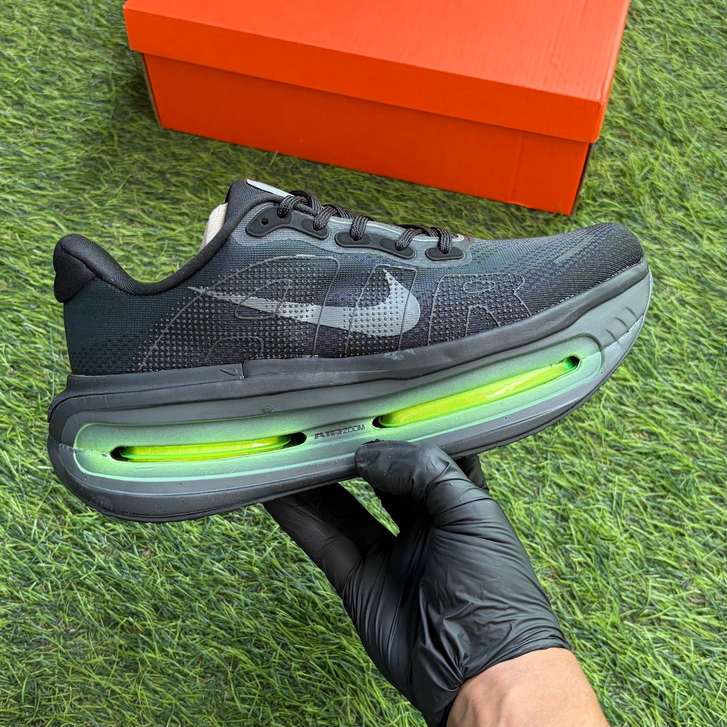 Nike Vomero Premium “Black Anthracite”