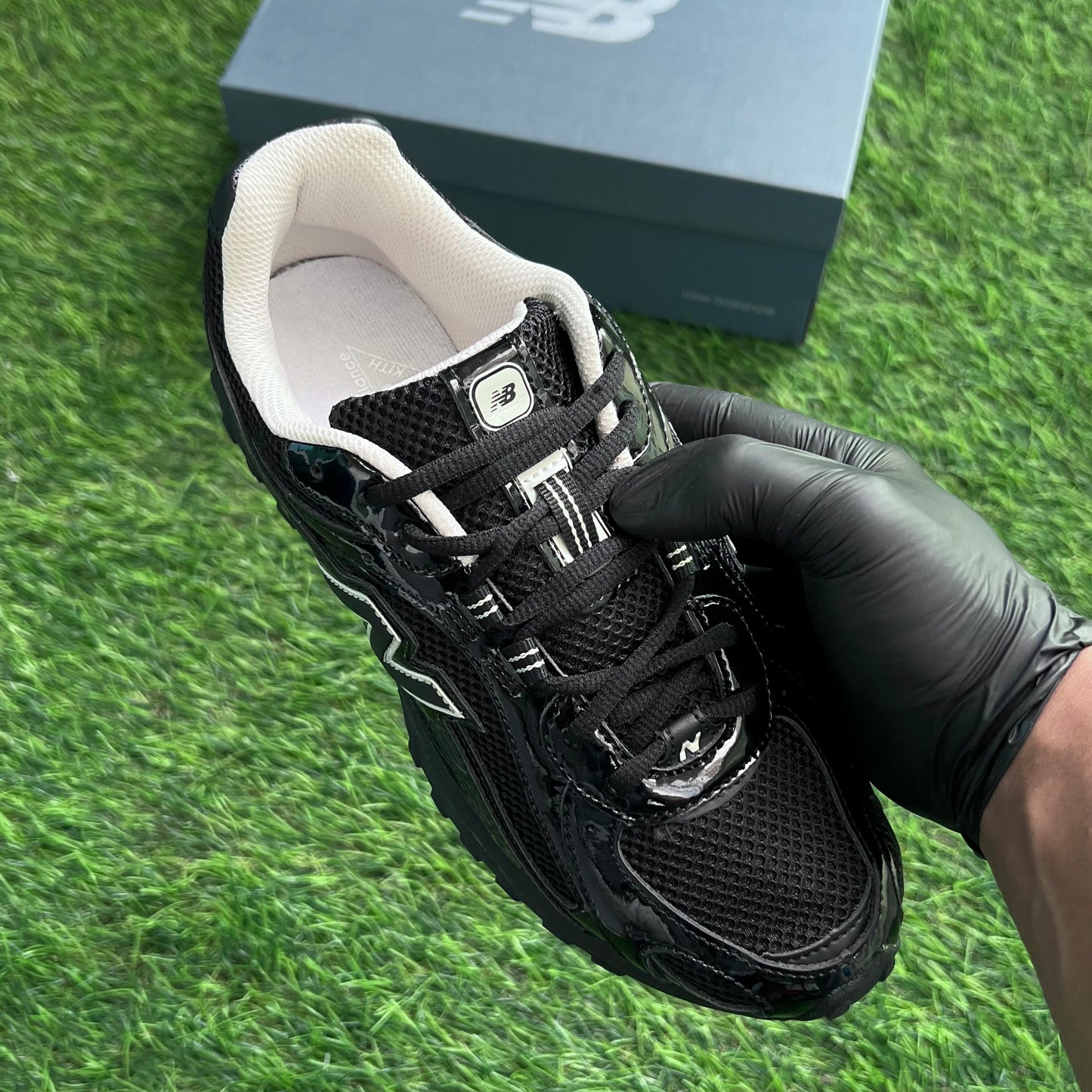 New Balance 204L “Black Timberwolf”