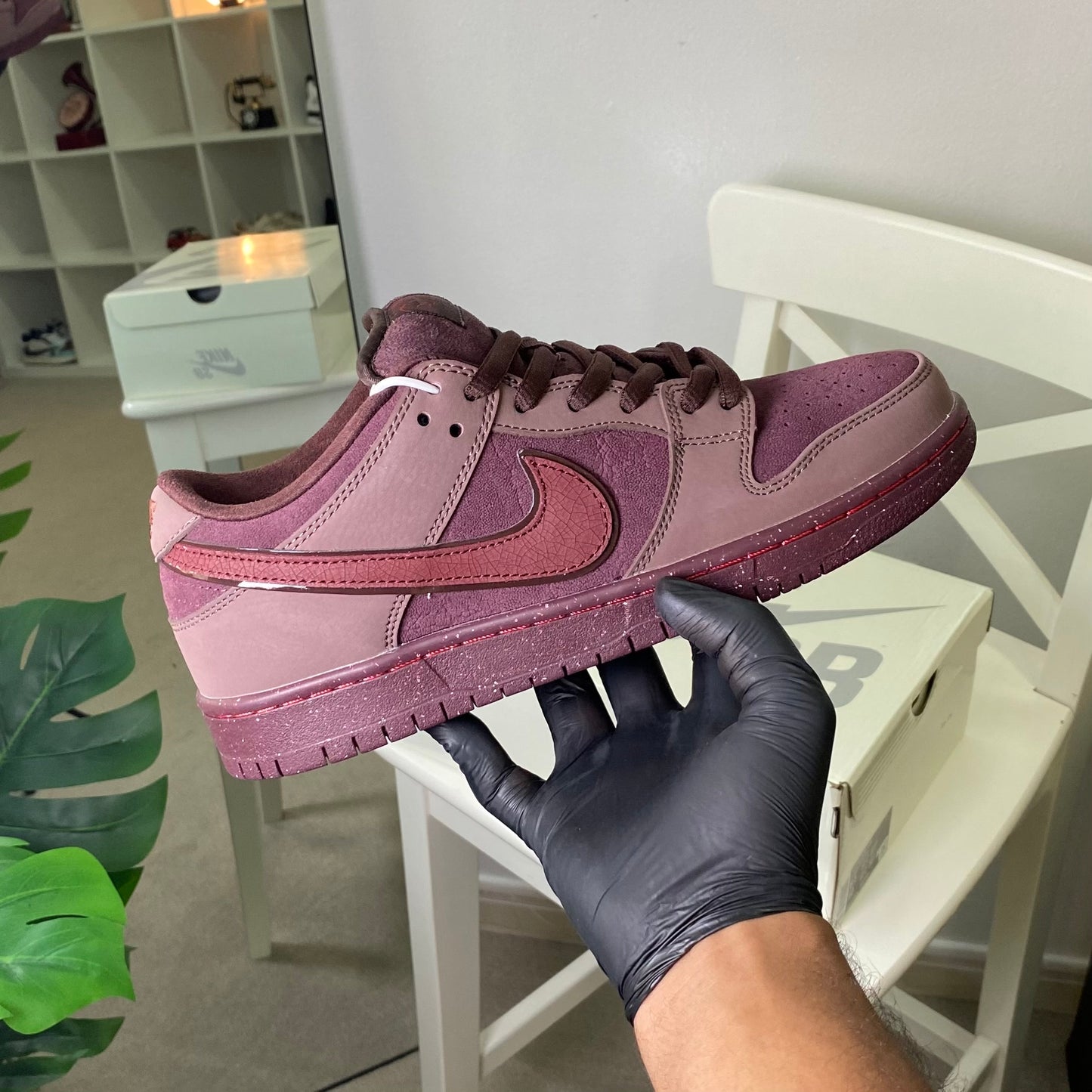 Nike SB Dunk Low “City of Love”