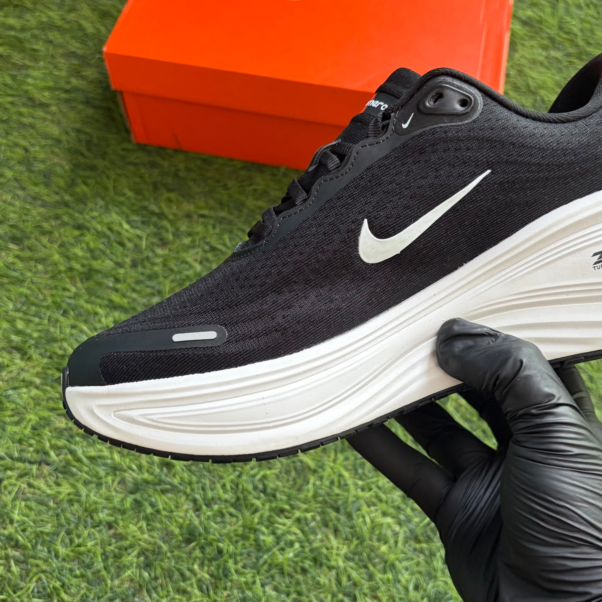 Nike Vomero Plus “Black White”