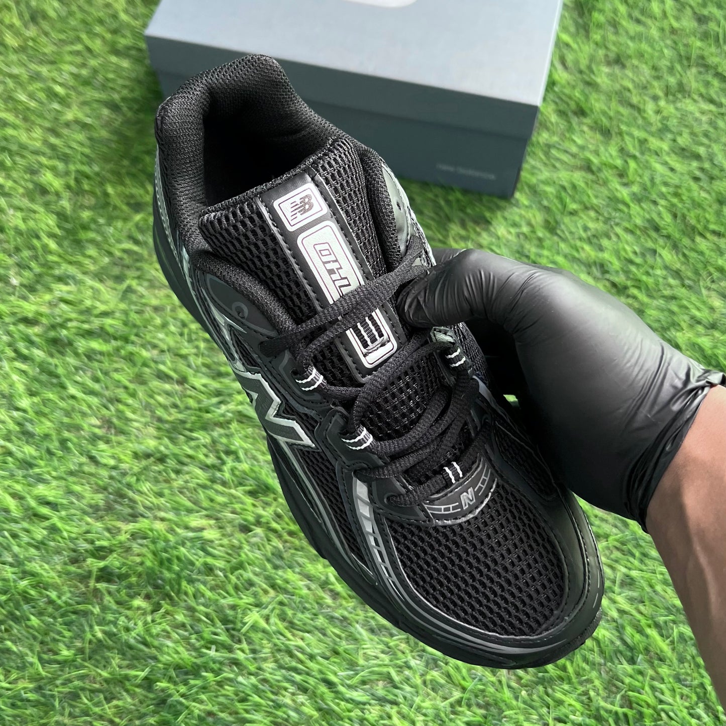 New Balance 740 “Black Grey Silver”