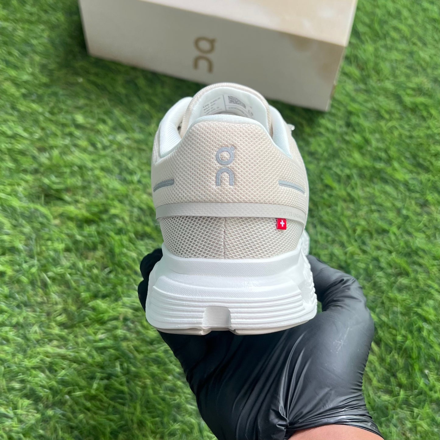 On Cloud 6 "Pearl White”