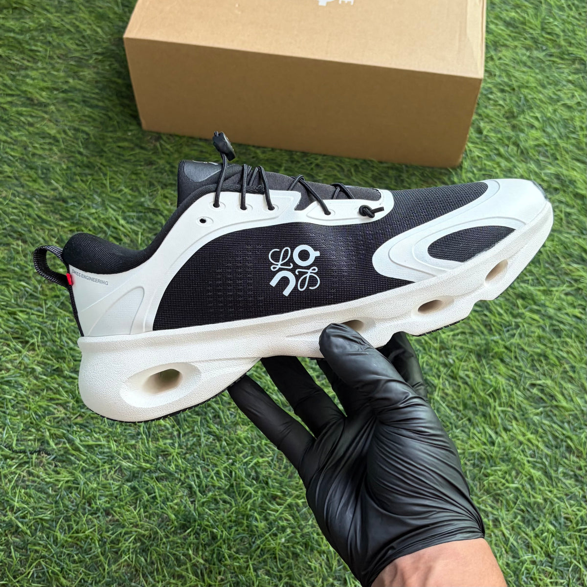 On Running Cloudsolo LOEWE Black Eggshell “Black”