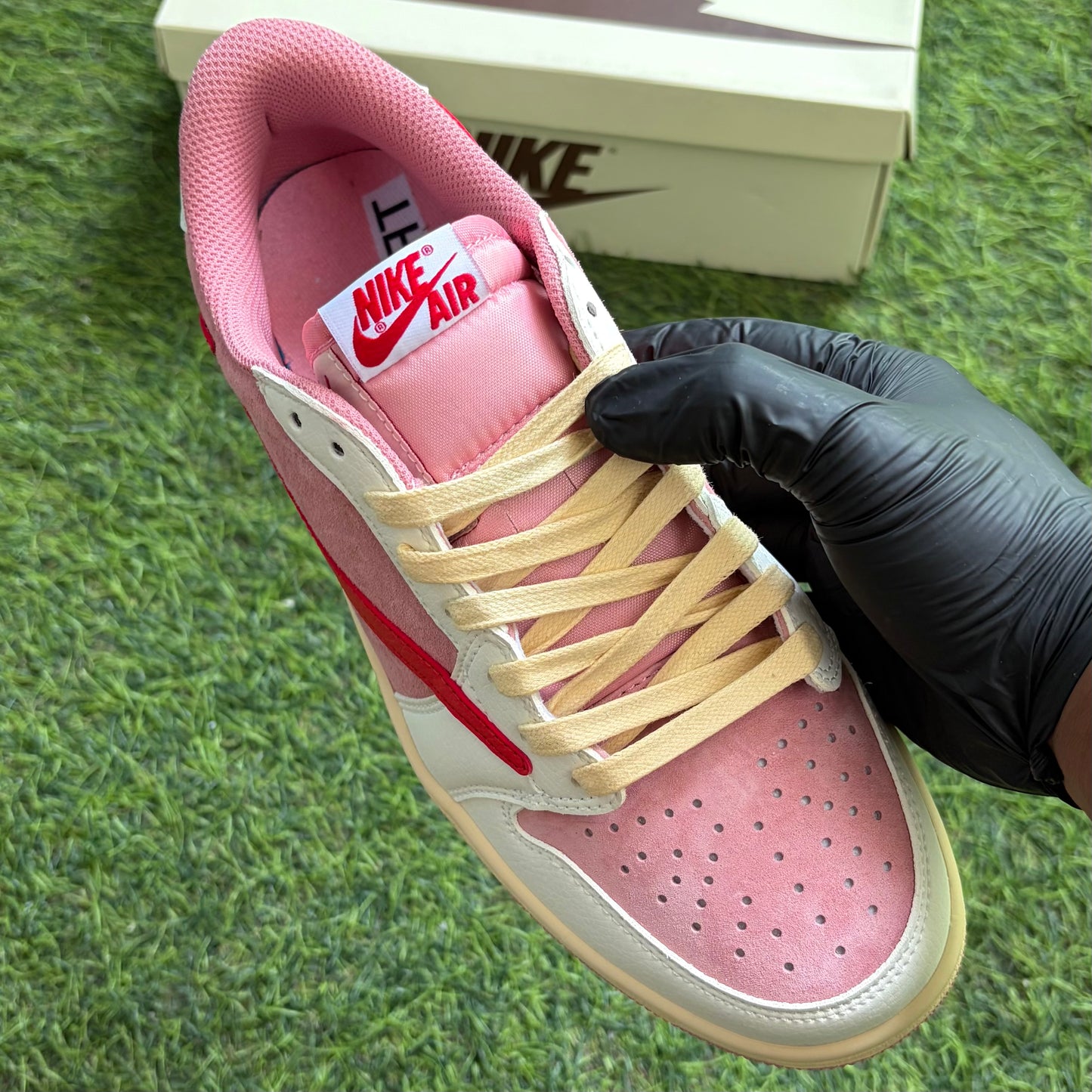 Jordan 1 Retro Low OG SP Travis Scott “Sail Tropical Pink”
