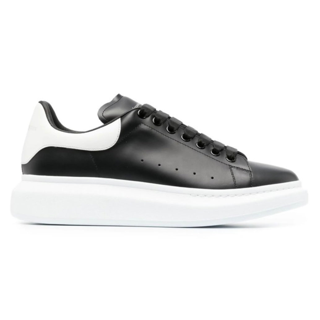 Alexander McQueen “Black and White”