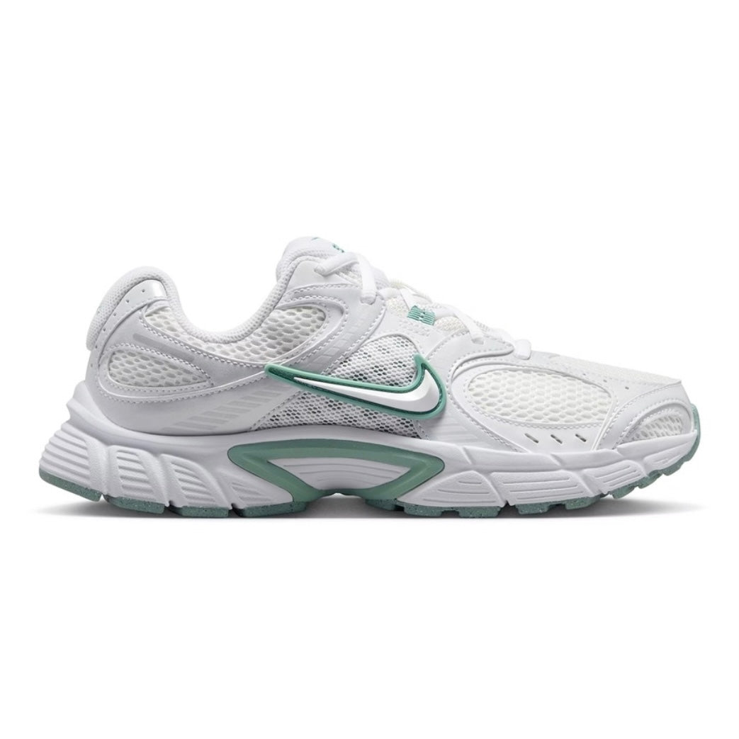 Nike V5 RNR “Summit White Cannon”