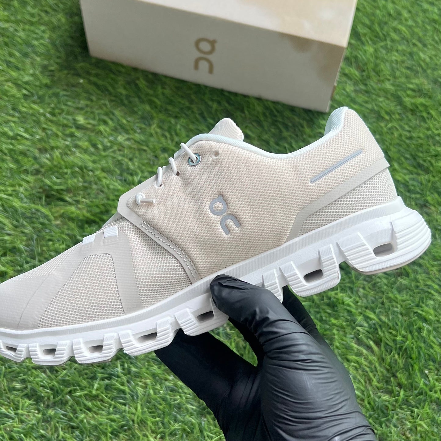 On Cloud 6 "Pearl White”