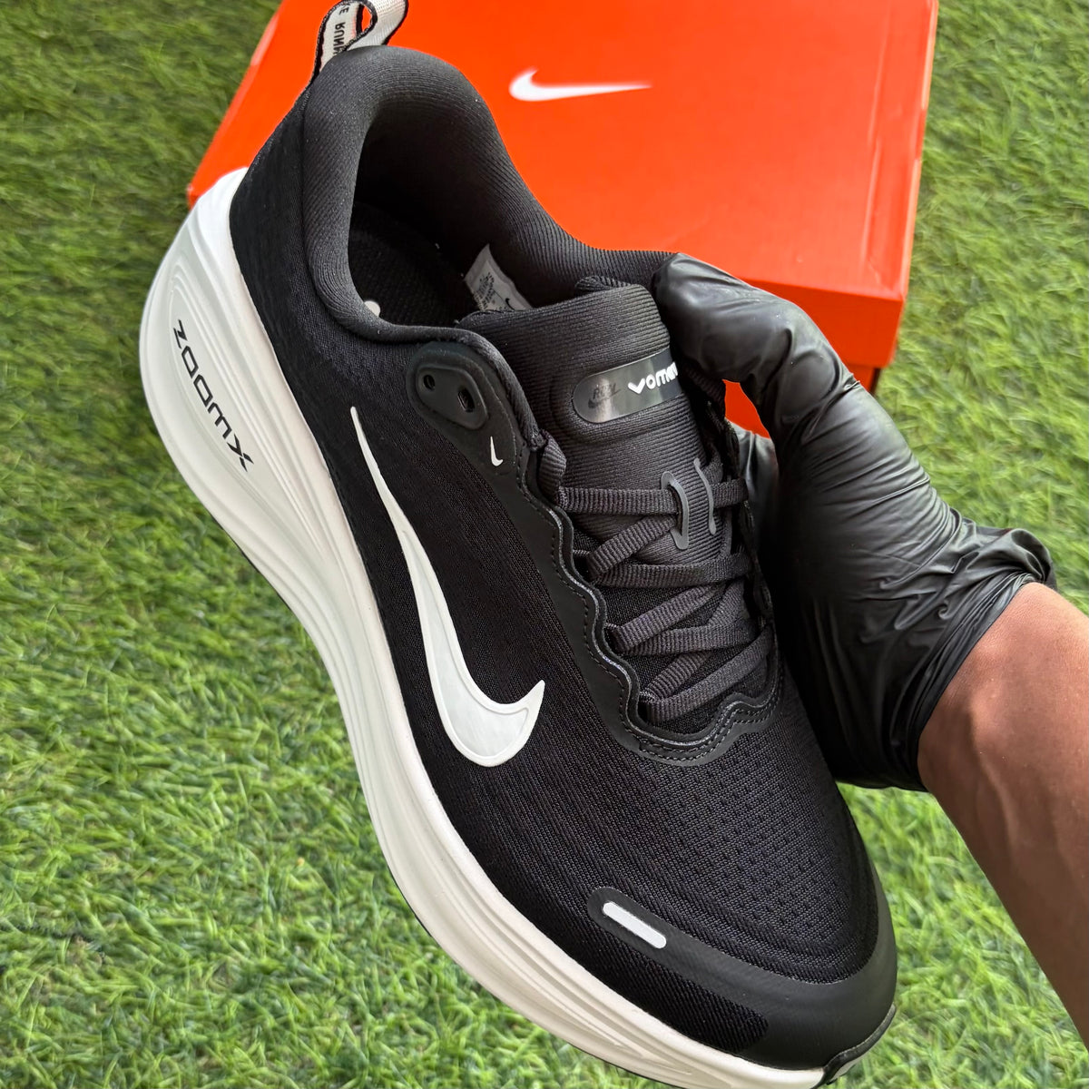 Nike Vomero Plus “Black White”