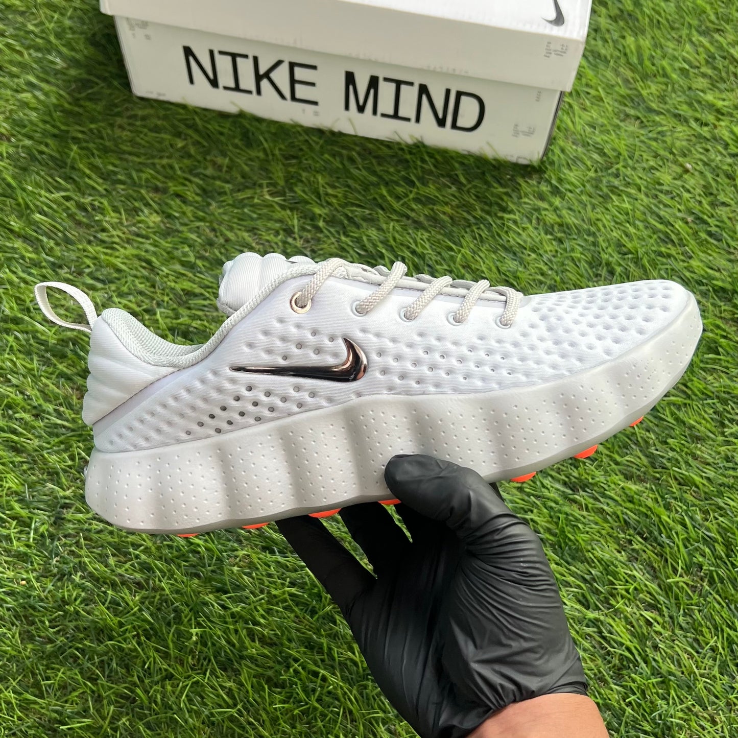 Nike Mind 002 “Light Smoke Grey”