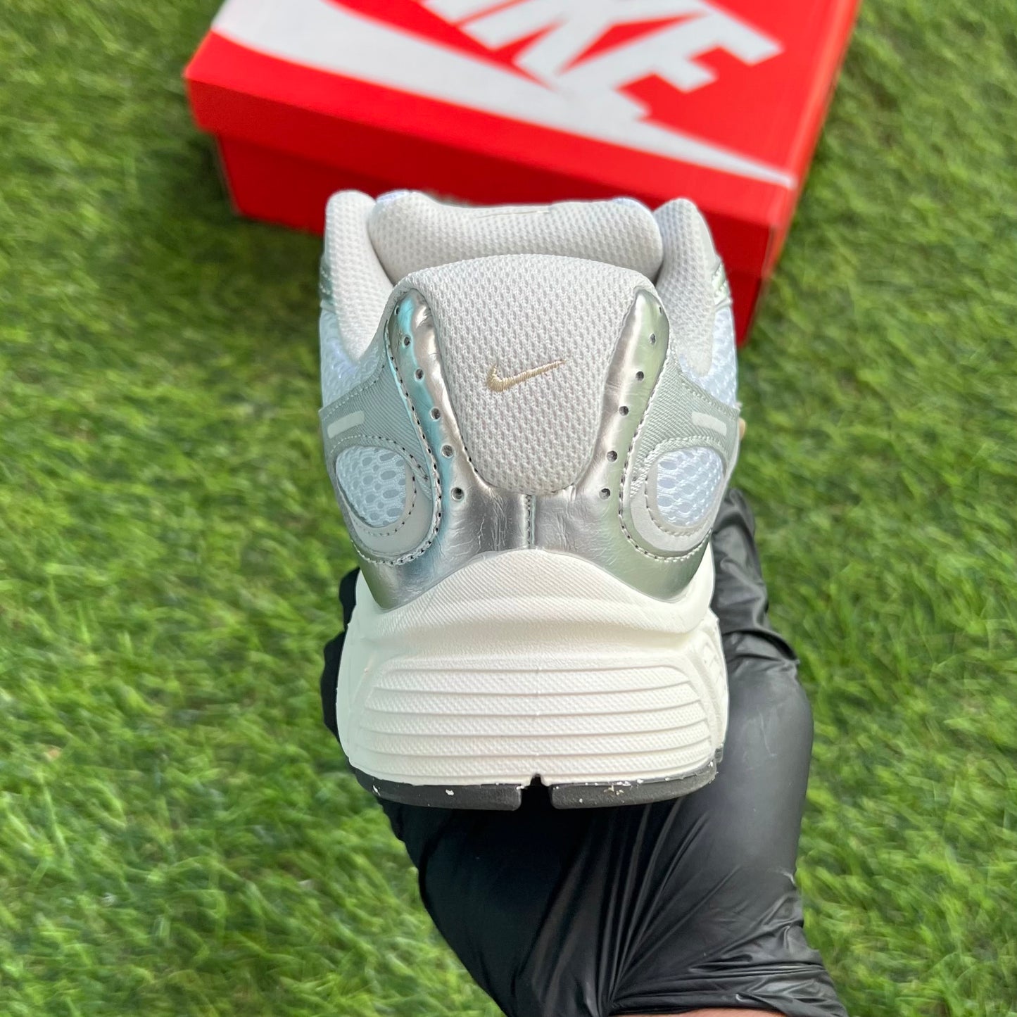 Nike V5 RNR “Parachute Beige Metallic Pewter”