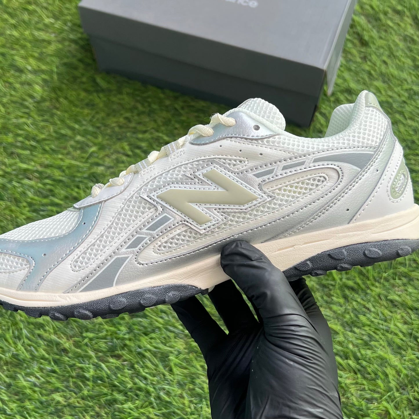 New Balance 204L “Silver Metallic Sage Green”