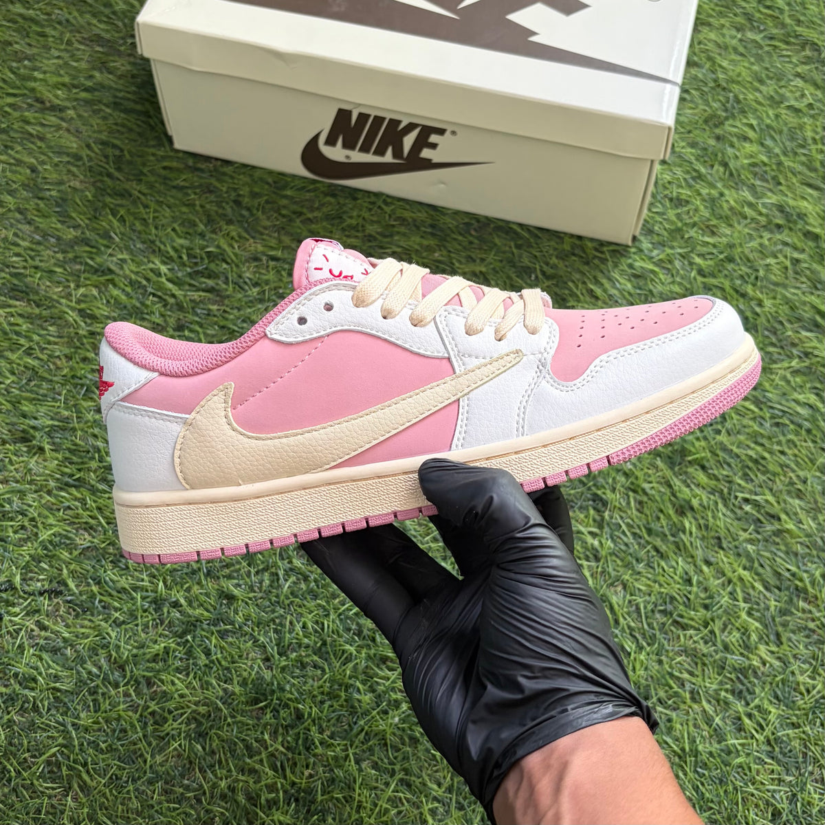 Travis Scott x Air Jordan 1 Low "Shy Pink Rose"