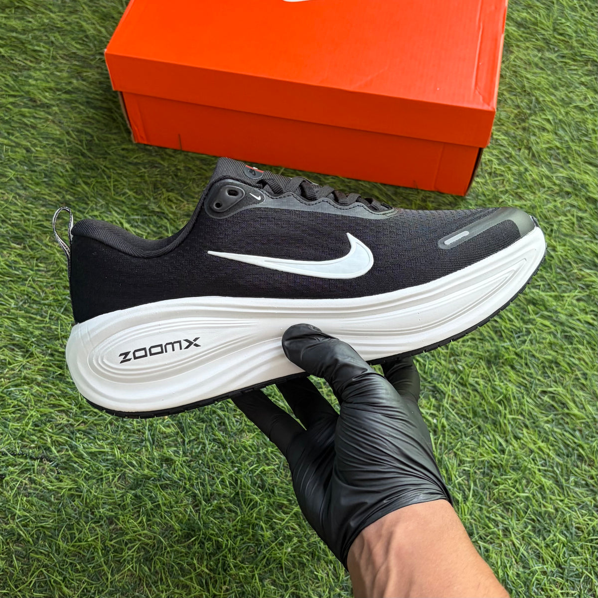 Nike Vomero Plus “Black White”