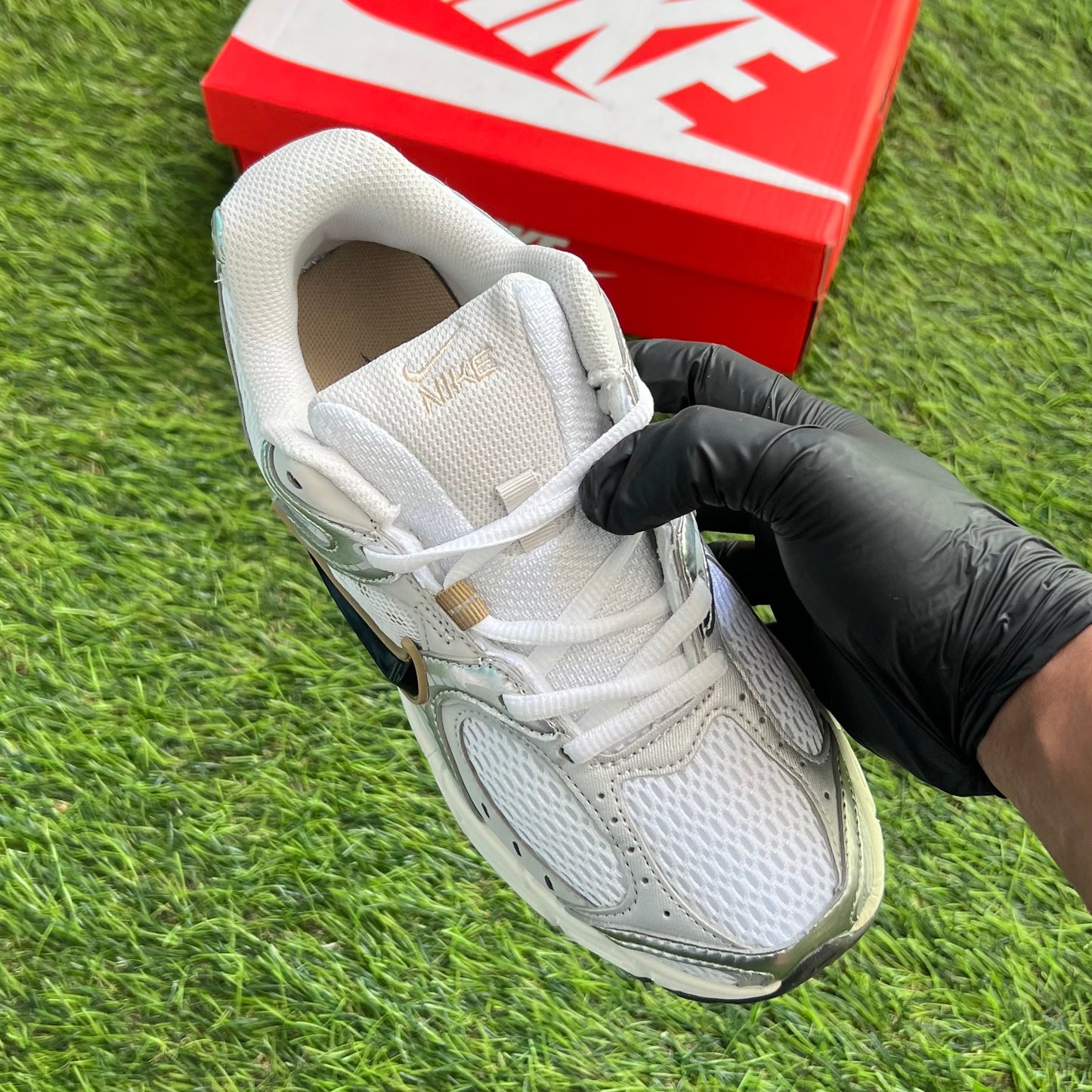 Nike V5 RNR “Parachute Beige Metallic Pewter”