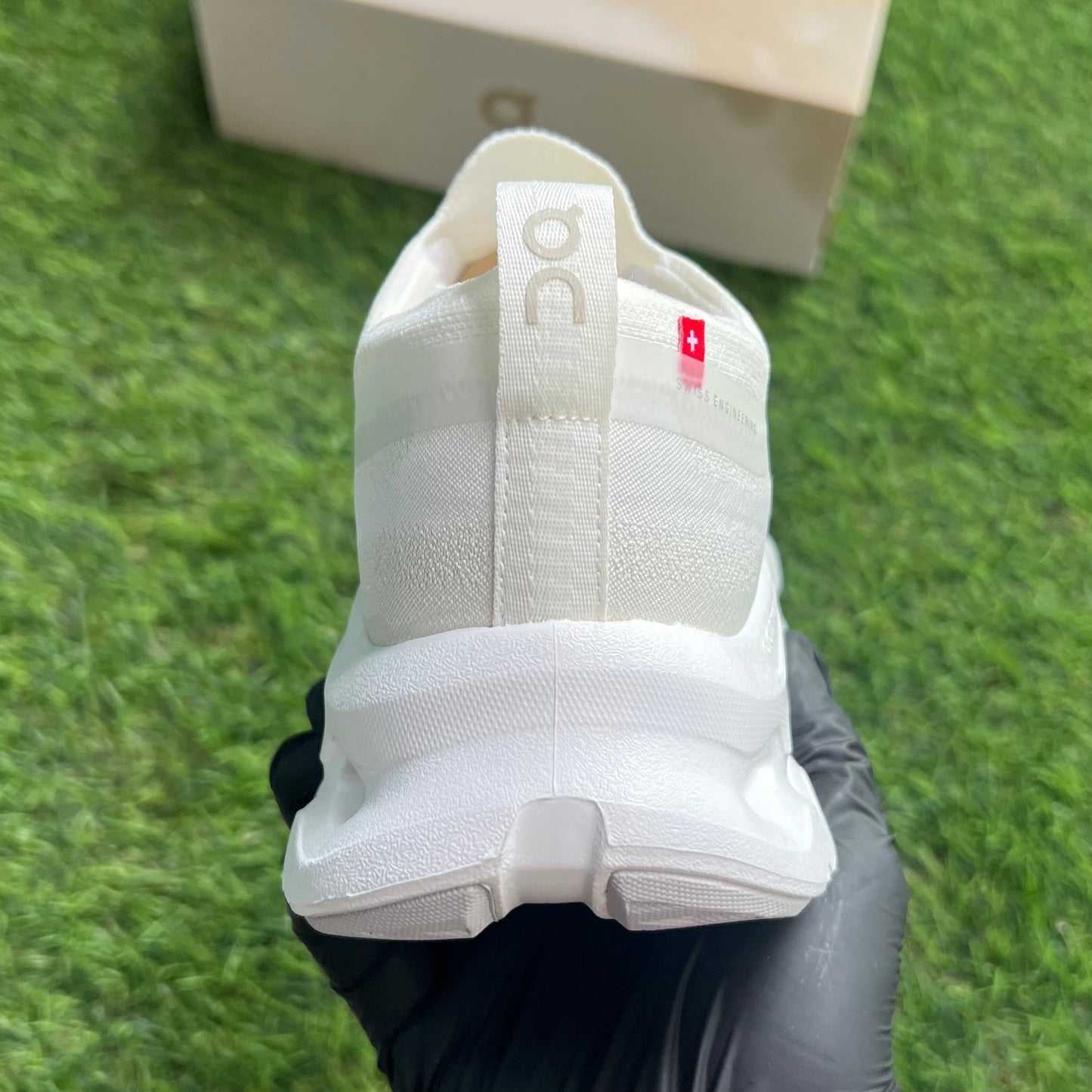 On Cloudtilt Moon “Triple White”